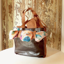 Load image into Gallery viewer, SCARF SHOPPER